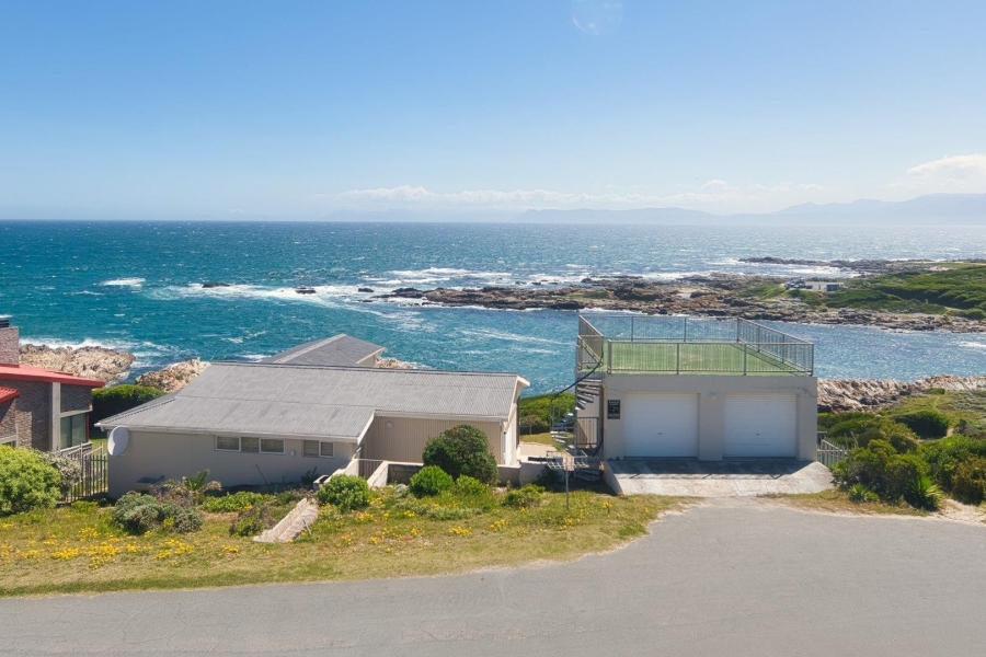 5 Bedroom Property for Sale in De Kelders Western Cape